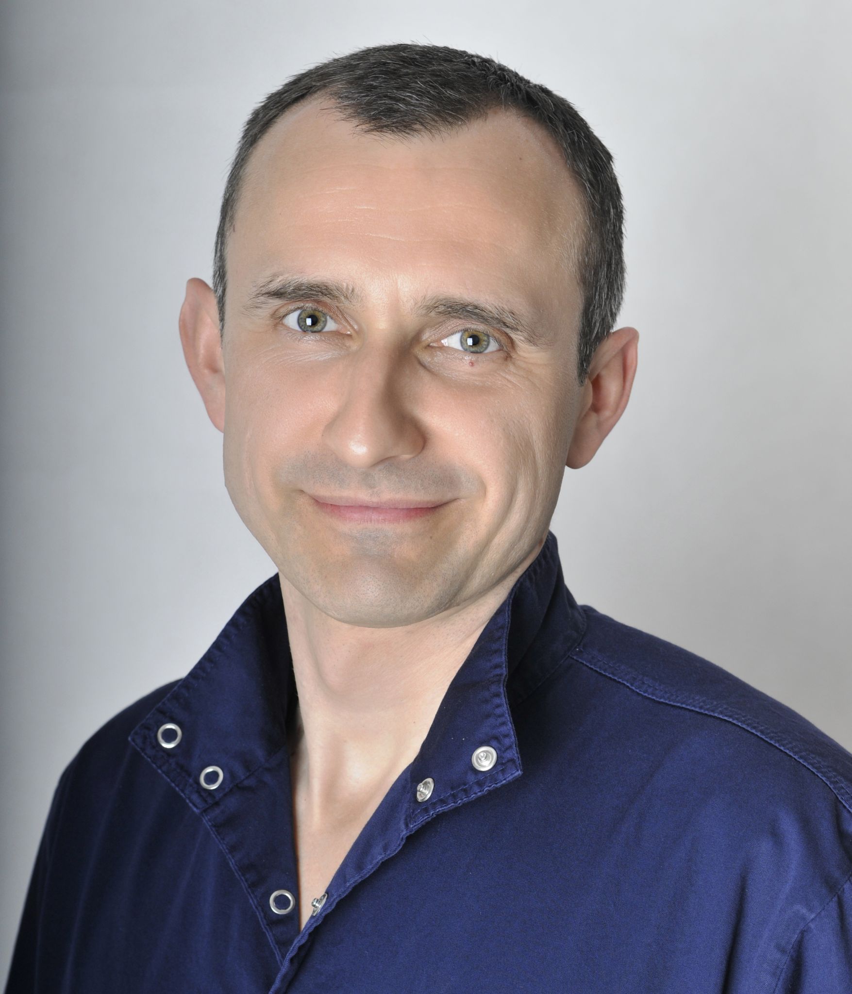 Dr. Dénes Tibor